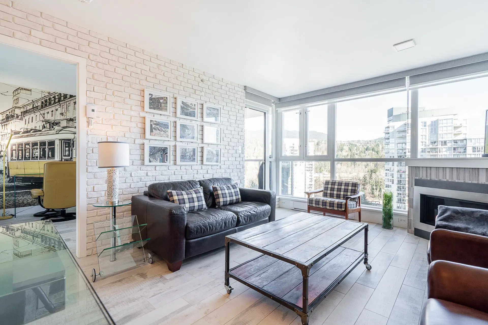 Photo 4 of 40 at #1806 – 235 Guildford Way