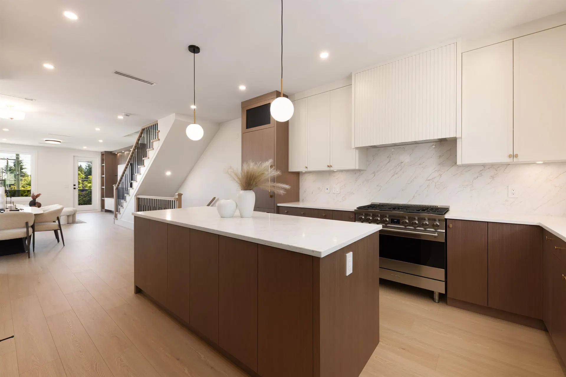 Photo 5 of 26 at #1 – 6525 Dufferin Avenue