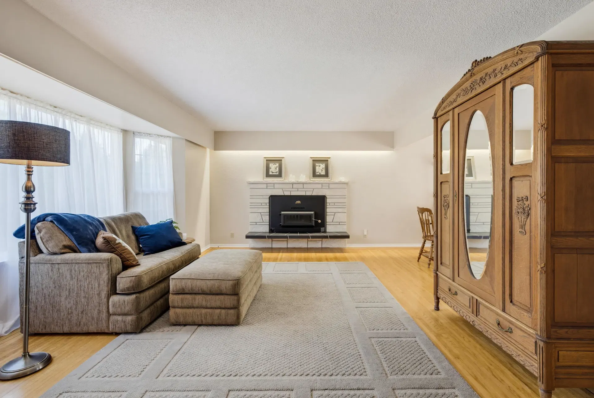 Photo 4 of 38 at 5247 57 Street