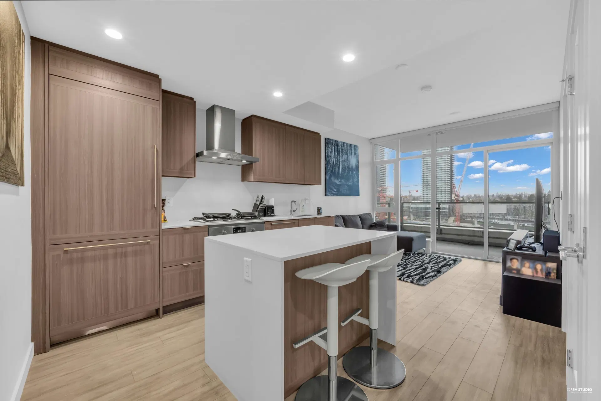 Photo 3 of 34 at #1805 – 2351 Beta Avenue