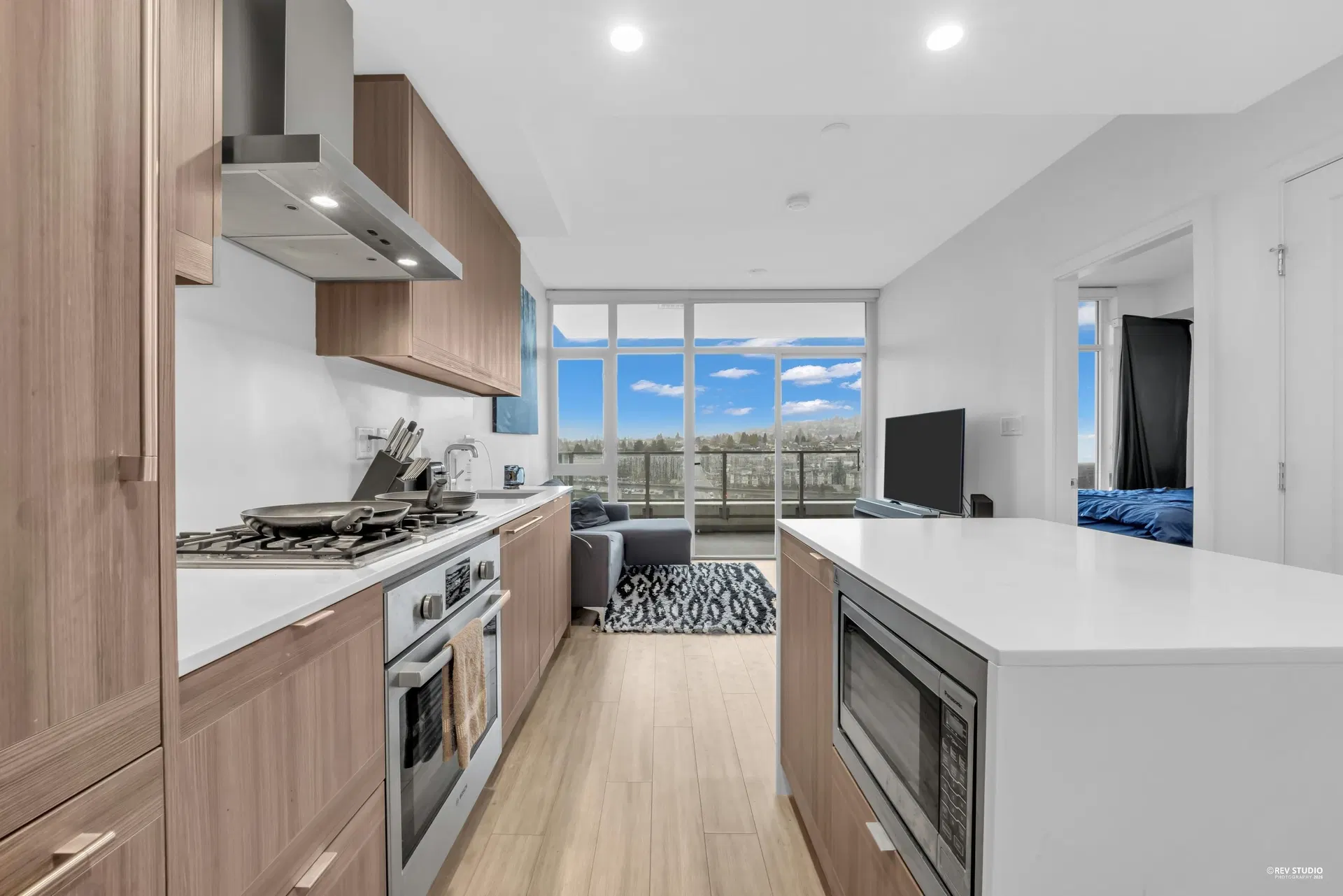 Photo 4 of 34 at #1805 – 2351 Beta Avenue