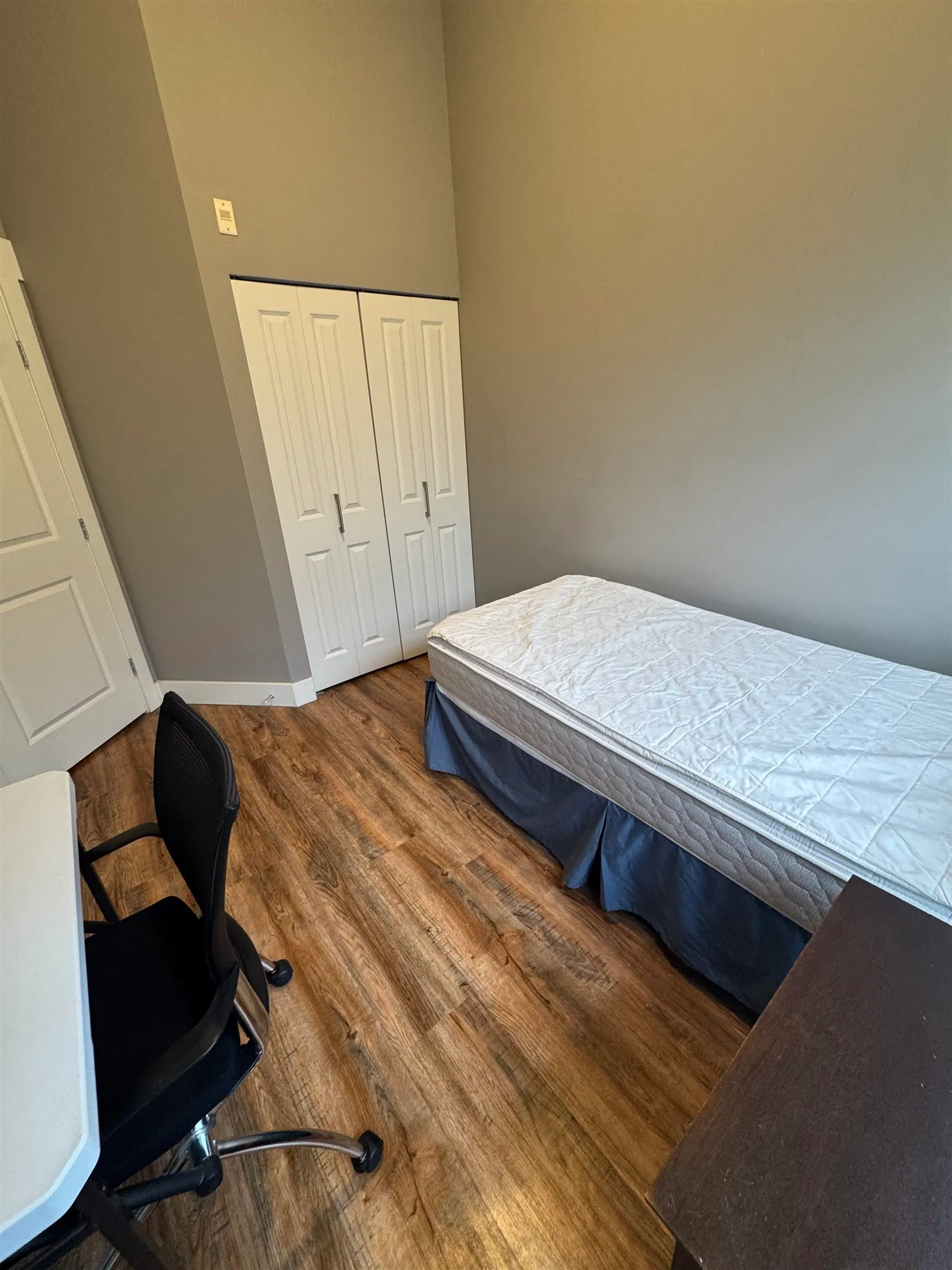 Photo 4 of 5 at #402 – 6328 Larkin Drive