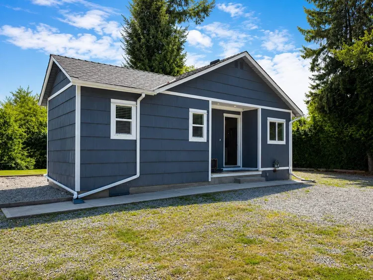 Photo 5 of 39 at 33625 Ferndale Avenue