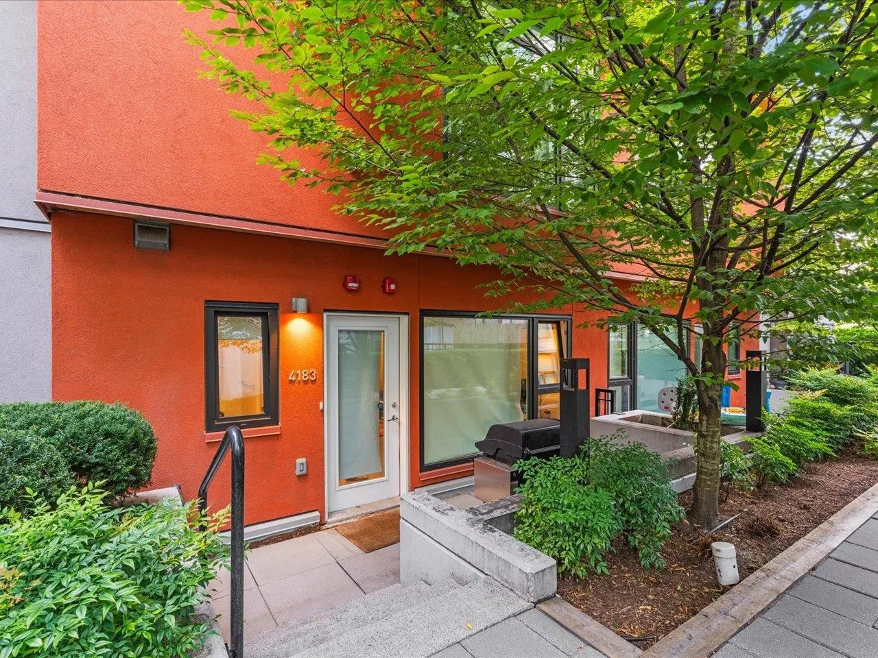 Photo 1 of 21 at 4183 Cambie Street