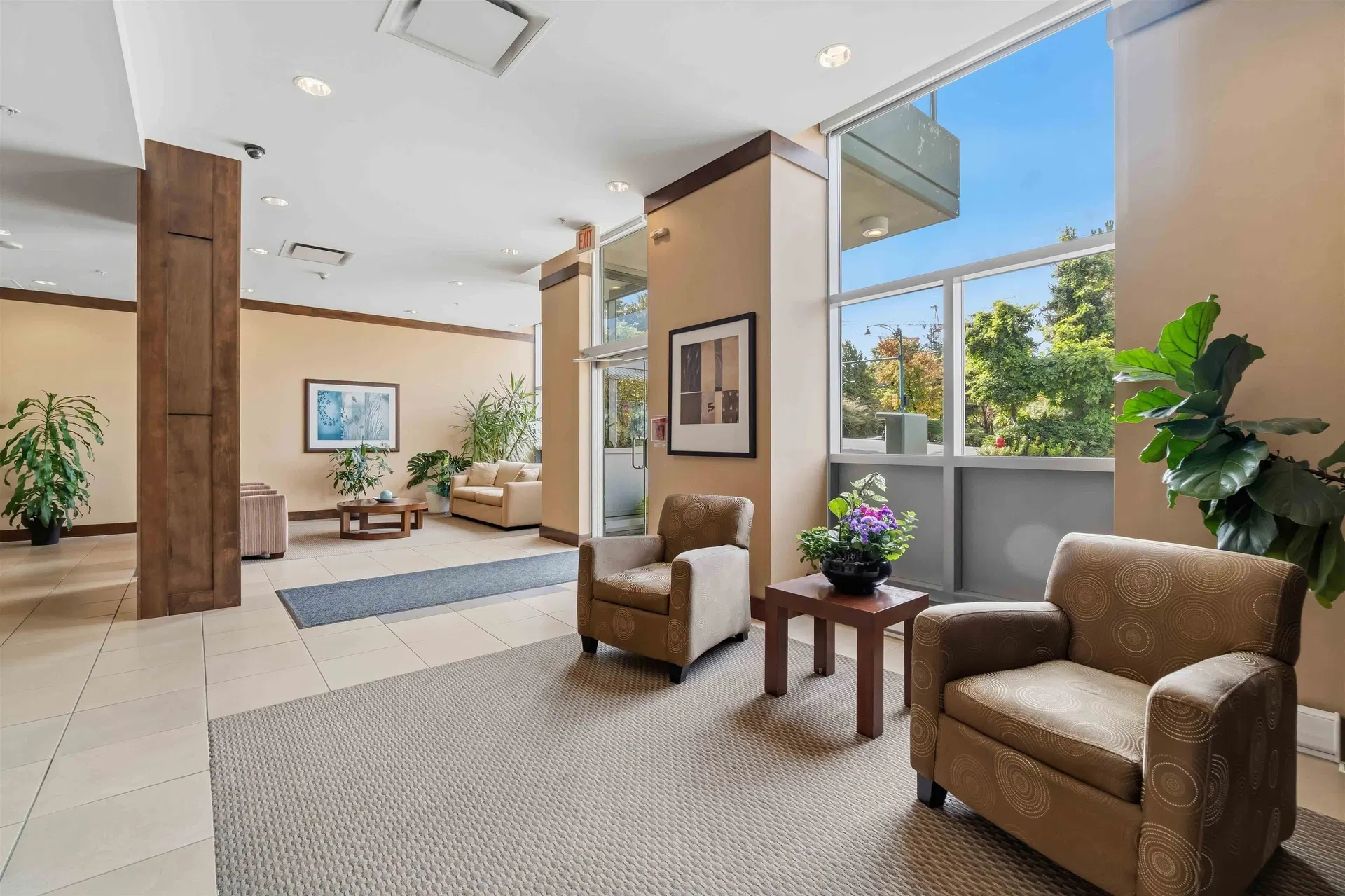 Photo 3 of 40 at #1006 – 295 Guildford Way