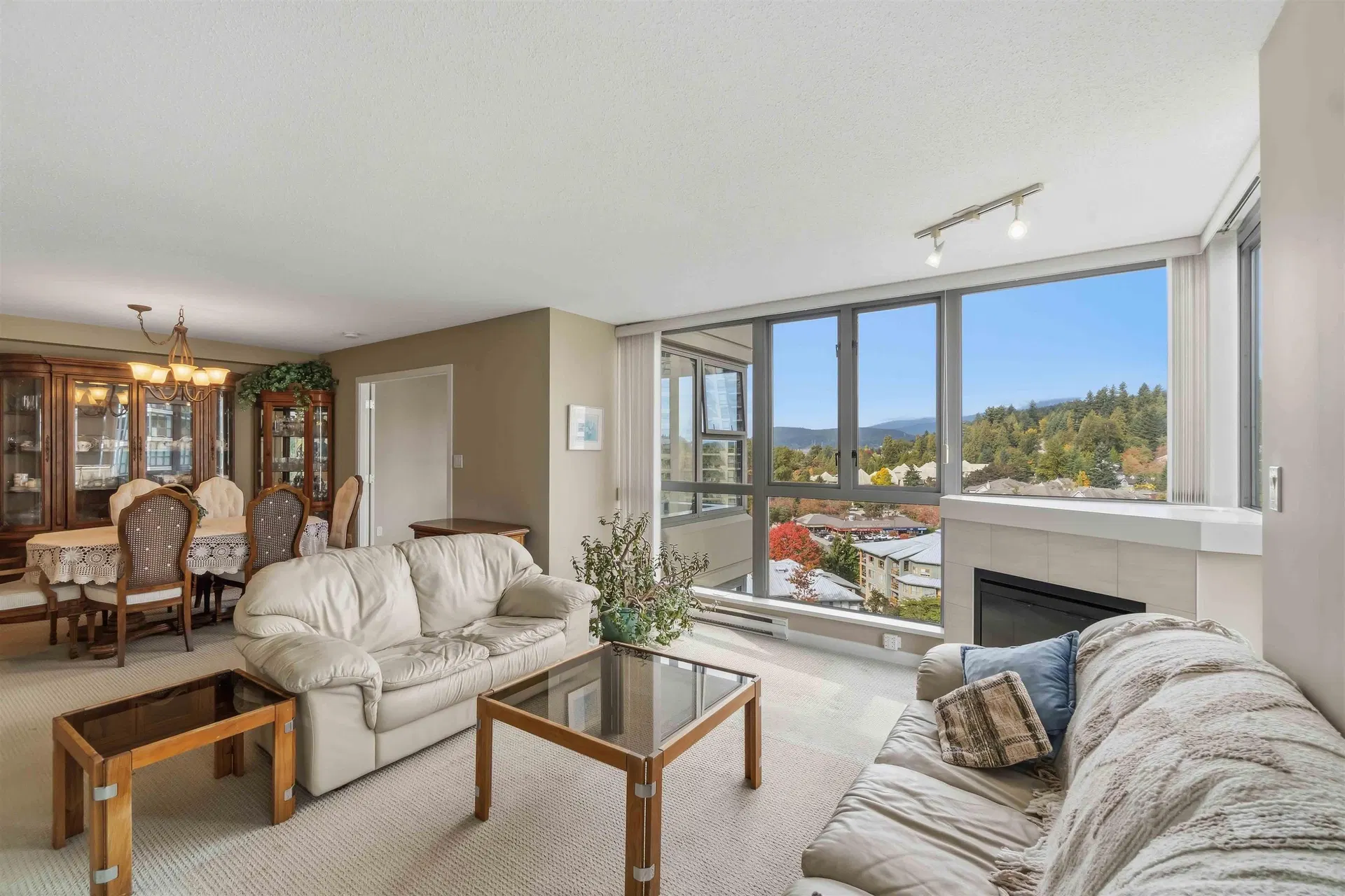 Photo 5 of 40 at #1006 – 295 Guildford Way
