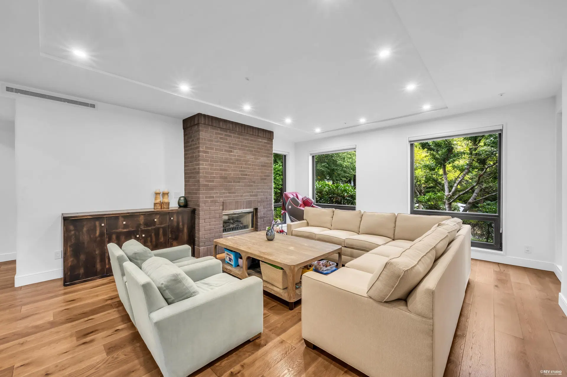 Photo 5 of 40 at 1112 W 38th Avenue