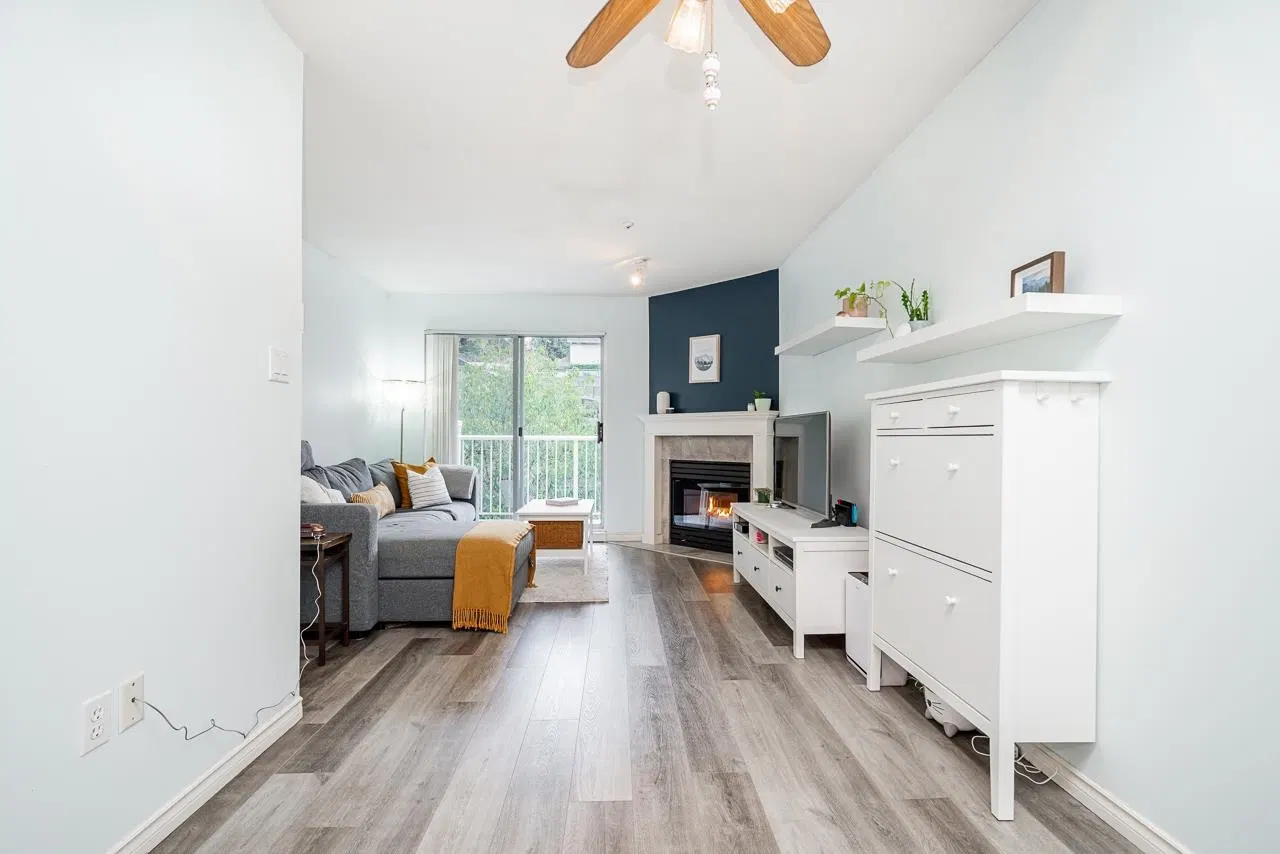 Photo 4 of 27 at #410 – 1035 Auckland Street