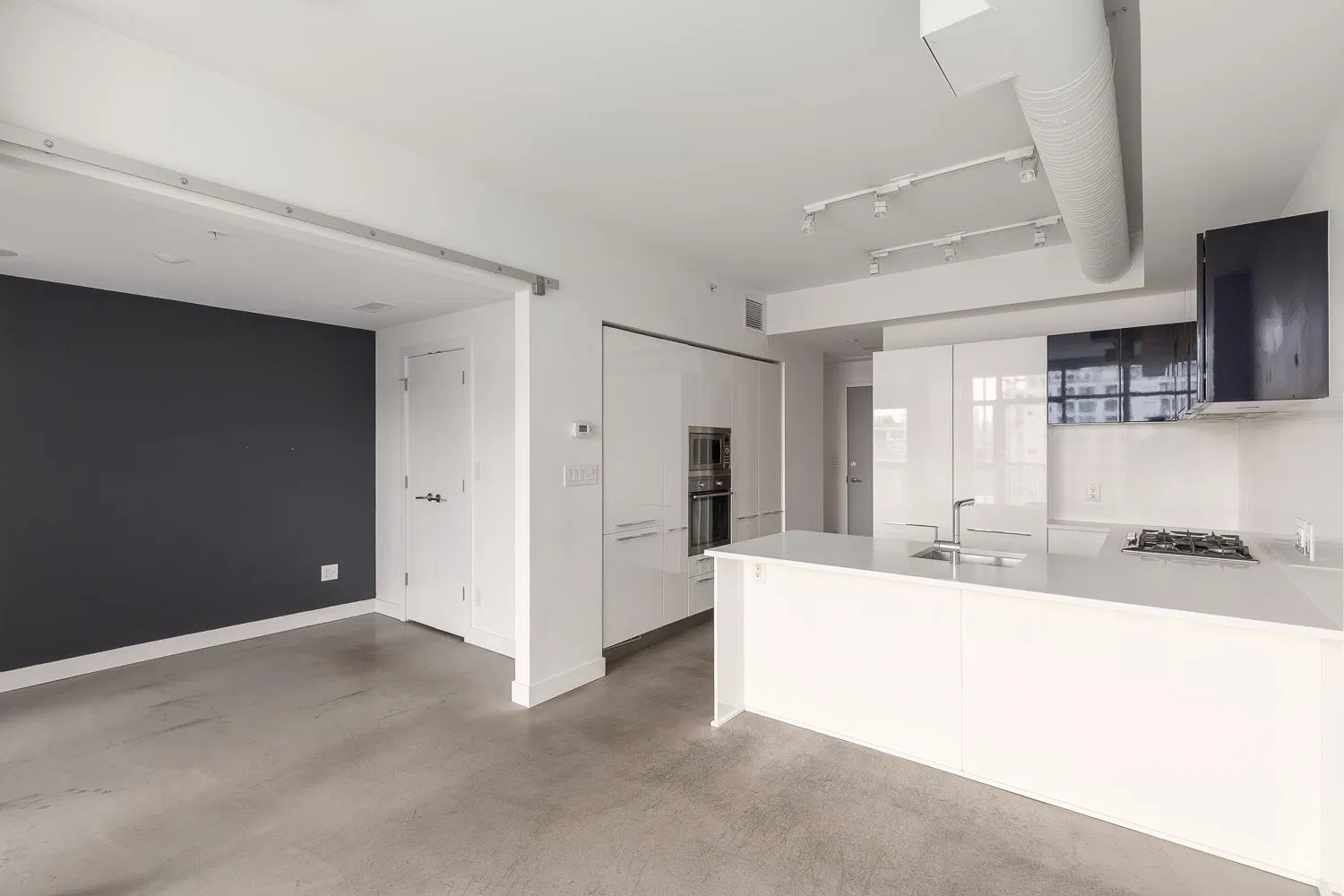 Photo 5 of 28 at #1505 – 108 E 1st Avenue