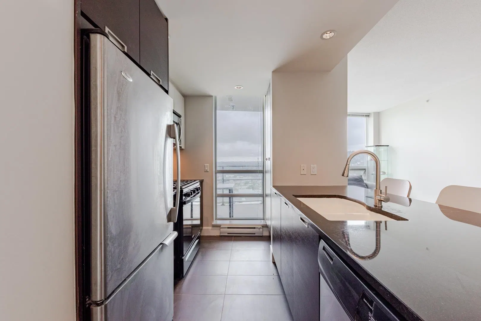 Photo 4 of 31 at #2707 – 2968 Glen Drive