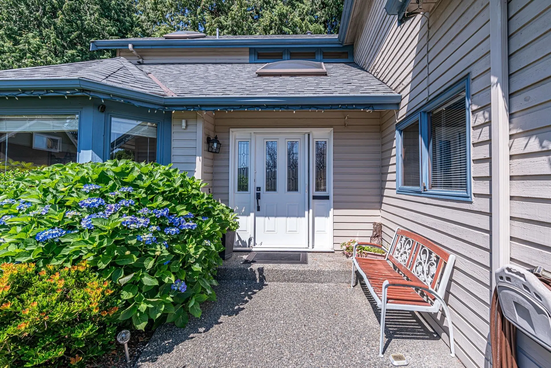 Photo 3 of 27 at 11837 Woodlynn Court