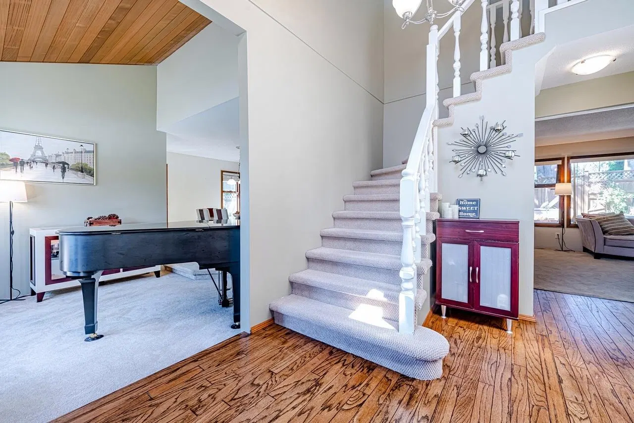 Photo 4 of 27 at 11837 Woodlynn Court