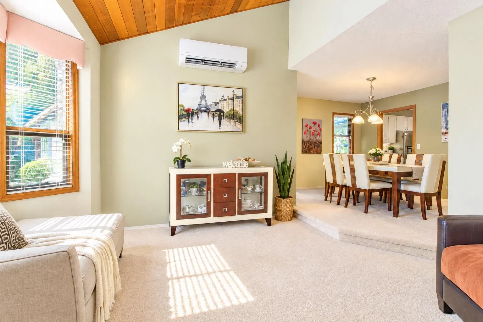 Photo 5 of 27 at 11837 Woodlynn Court