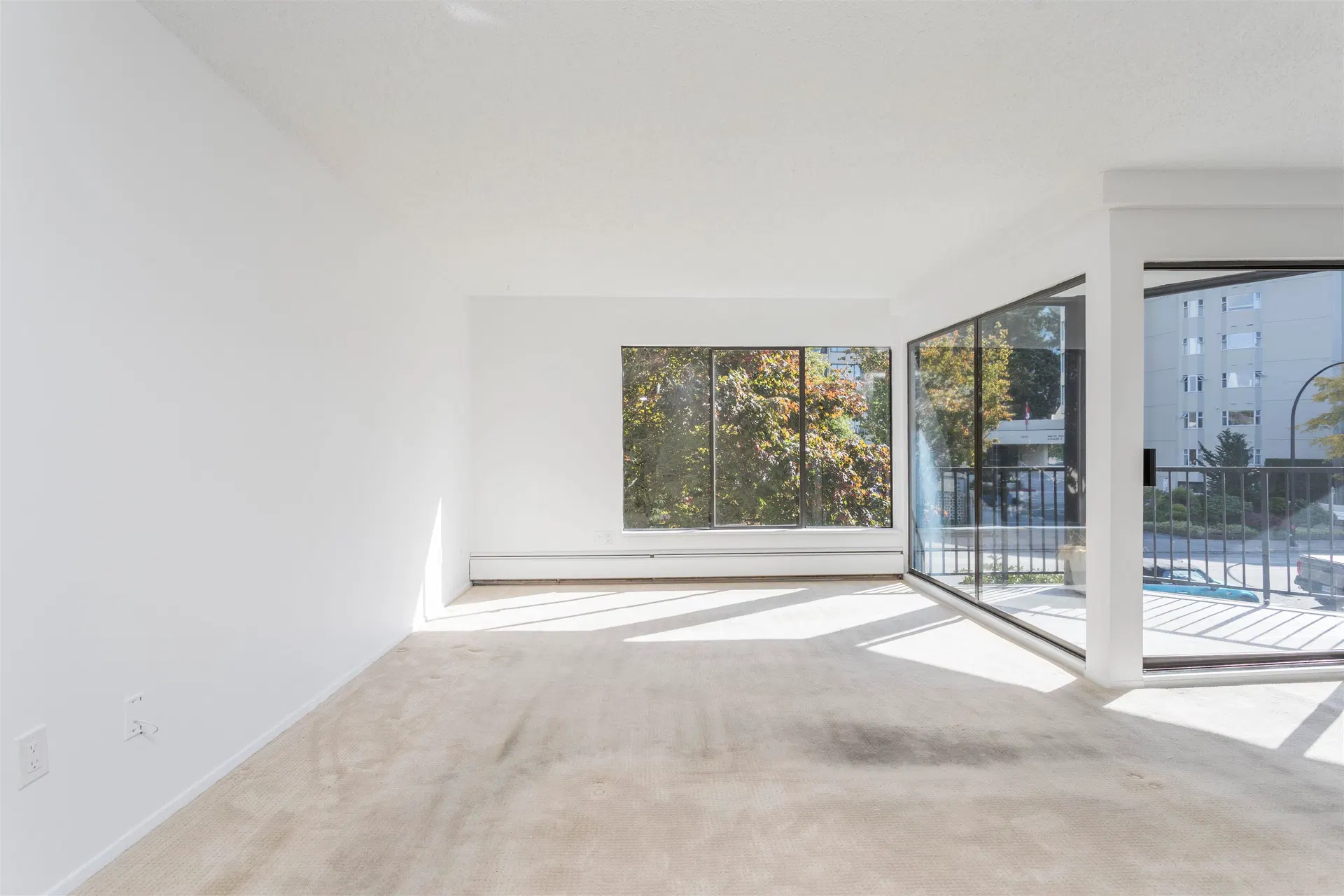 Photo 4 of 31 at #310 – 1437 Foster Street