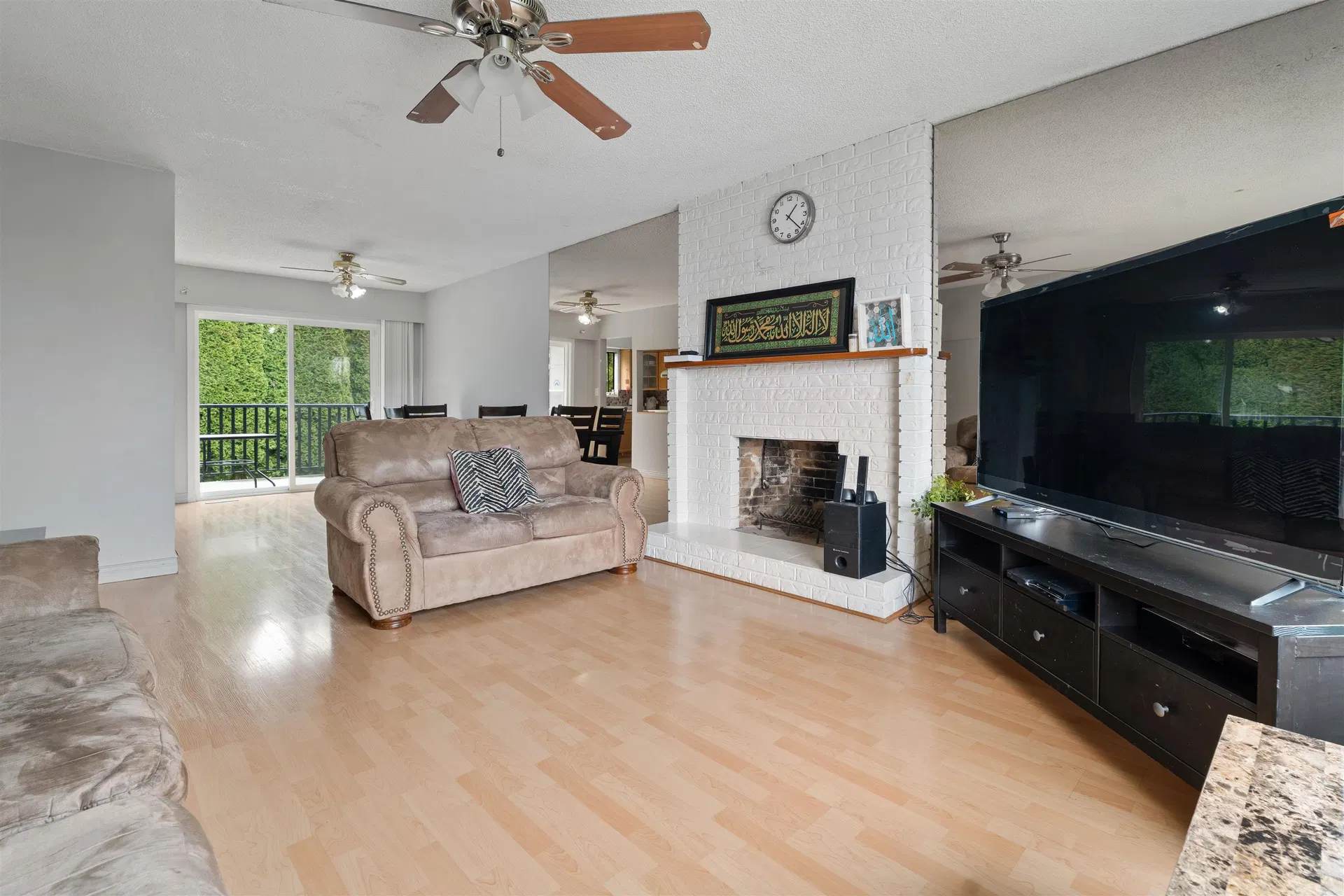 Photo 4 of 35 at 11516 Parkwood Place