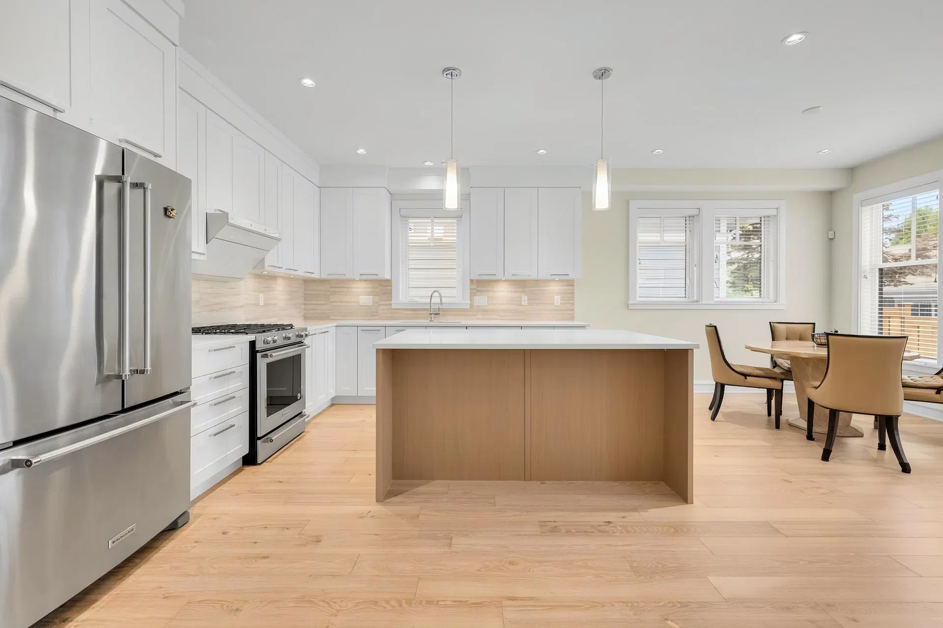Photo 5 of 27 at 12955 15a Avenue