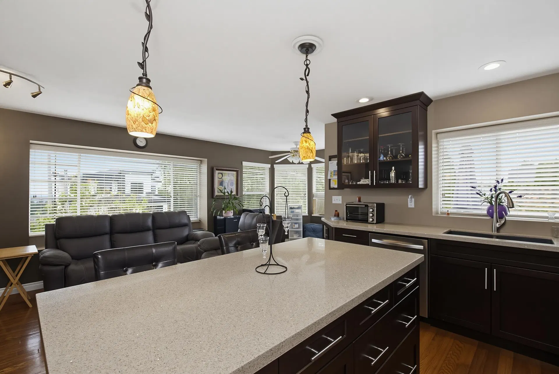 Photo 4 of 40 at 8219 Fujino Street
