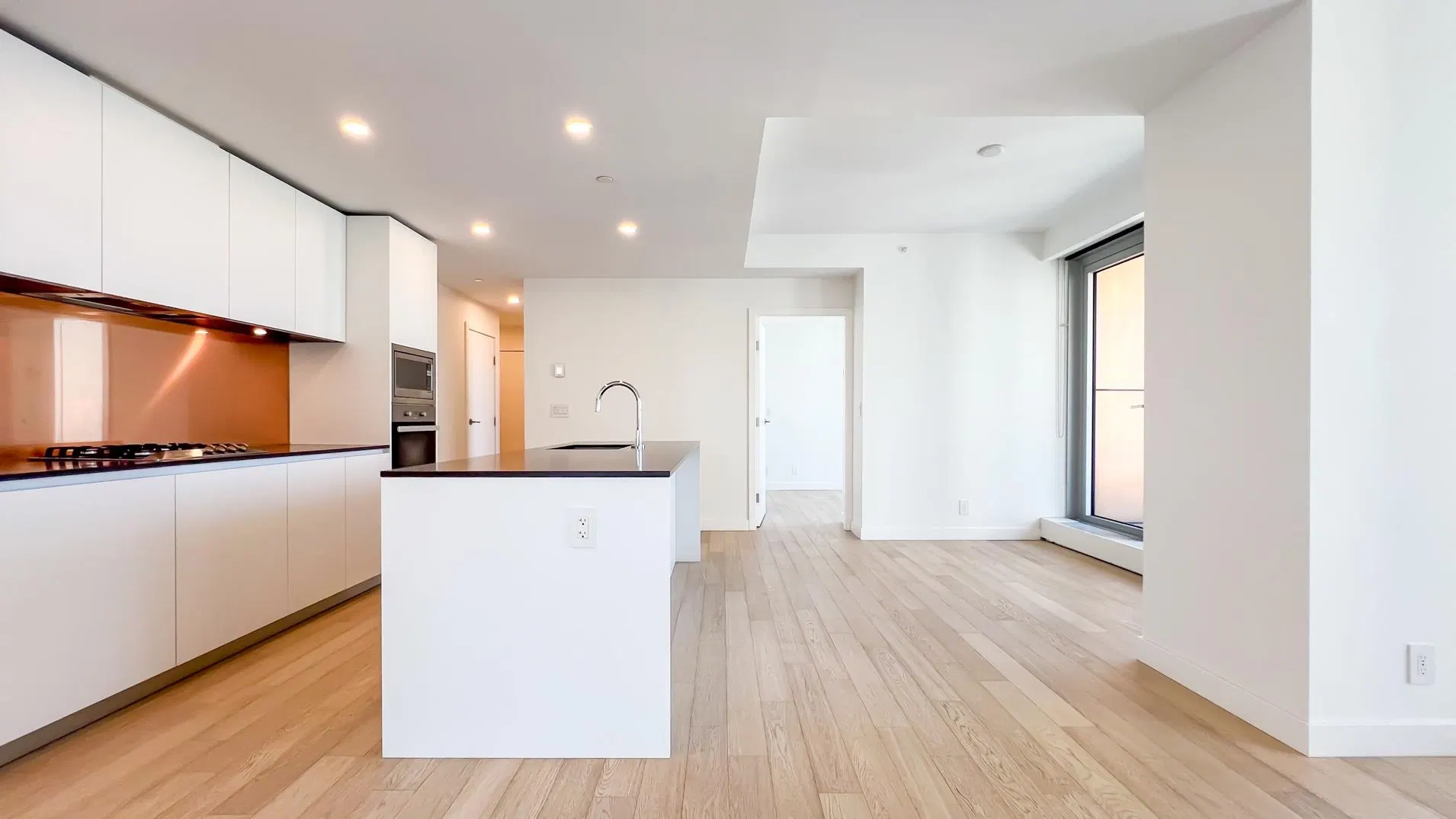 Photo 5 of 25 at #3007 – 1480 Howe Street