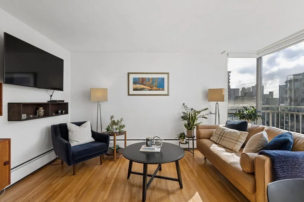 Photo 2 of 21 at #607 – 1250 Burnaby Street