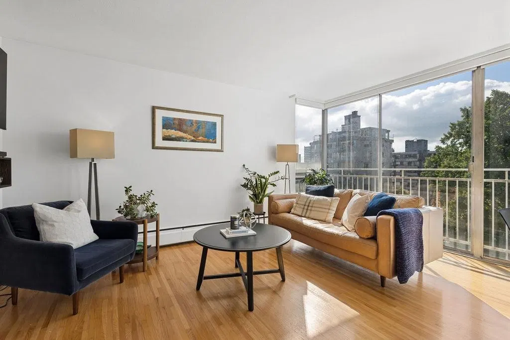 Photo 3 of 21 at #607 – 1250 Burnaby Street
