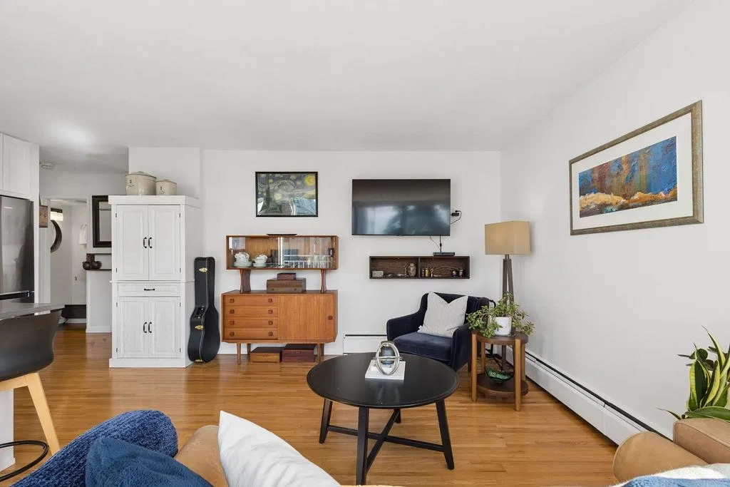 Photo 4 of 21 at #607 – 1250 Burnaby Street