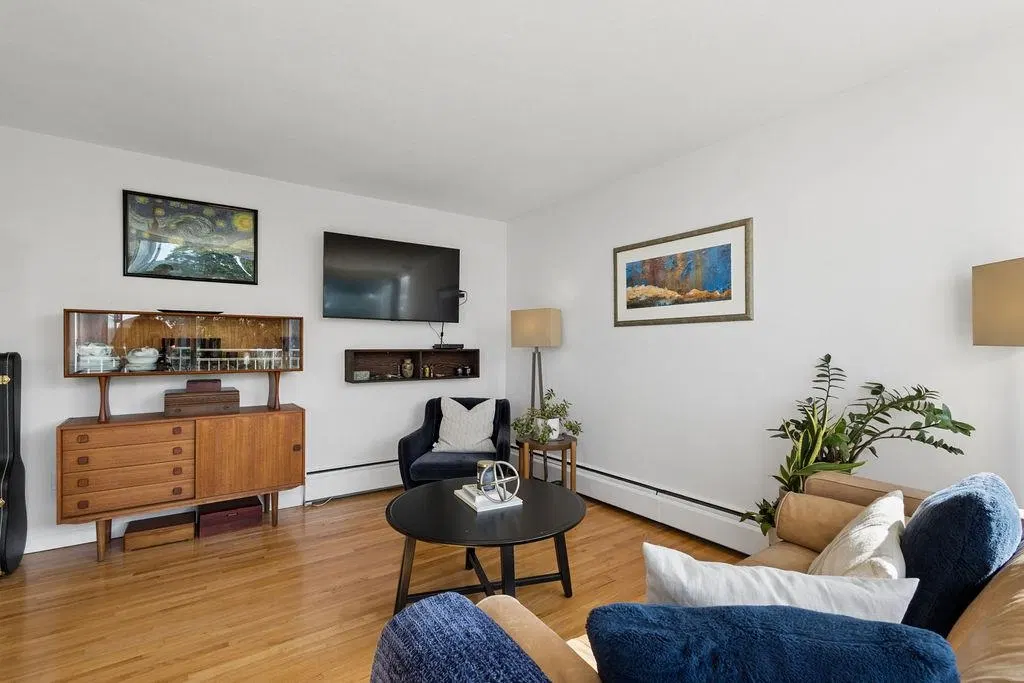 Photo 5 of 21 at #607 – 1250 Burnaby Street