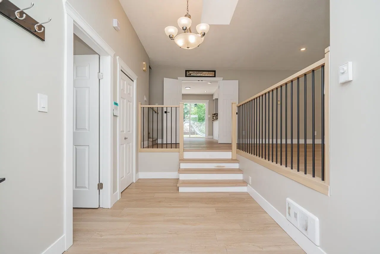 Photo 3 of 39 at 25016 59 Avenue