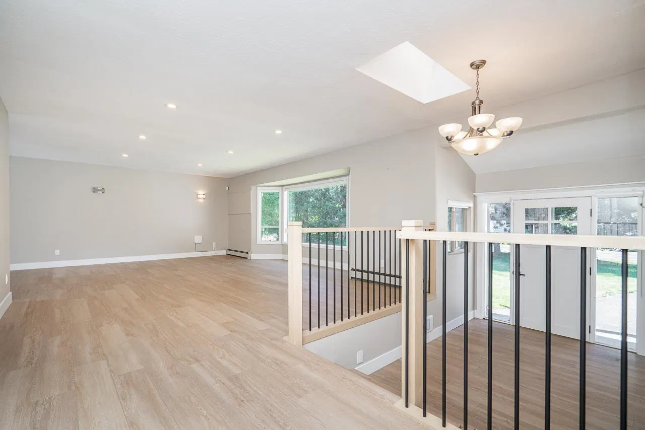 Photo 4 of 39 at 25016 59 Avenue