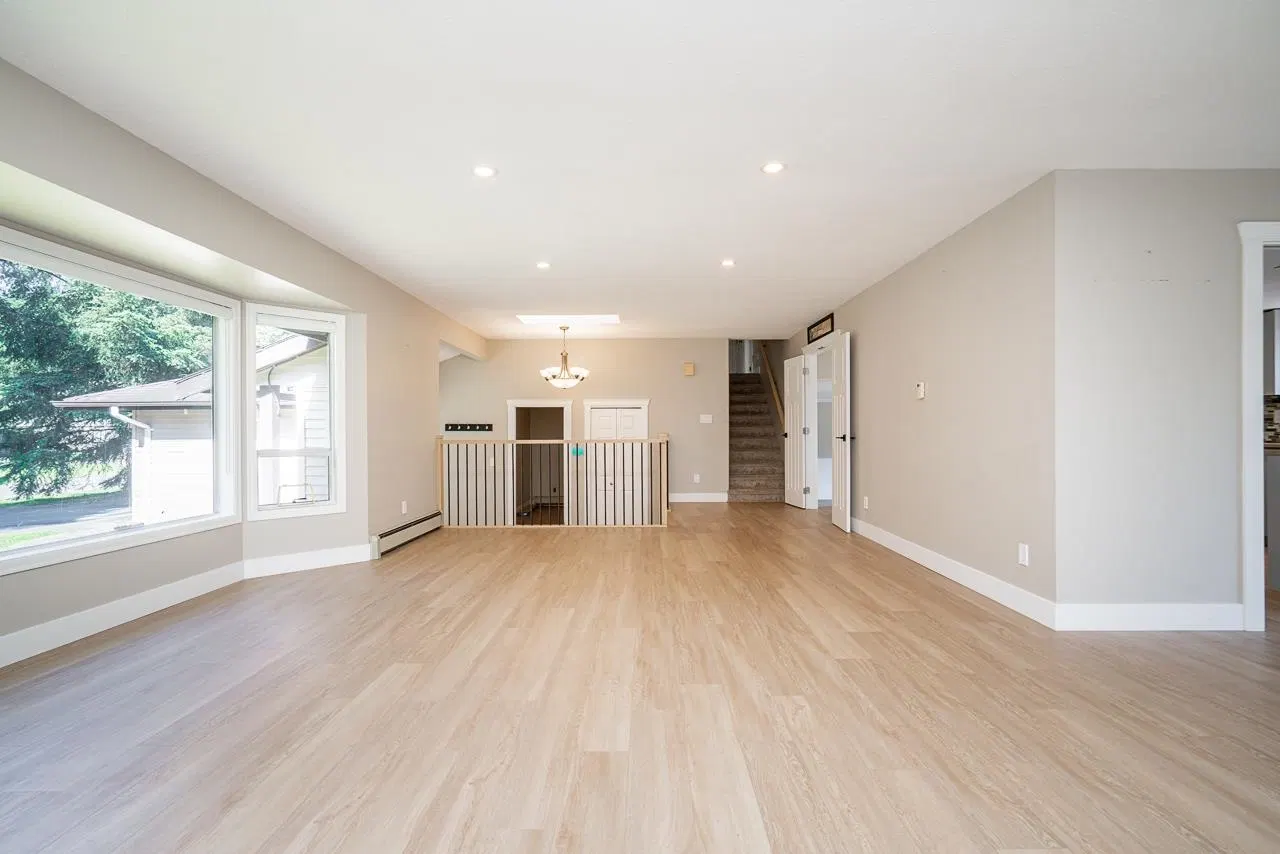 Photo 5 of 39 at 25016 59 Avenue