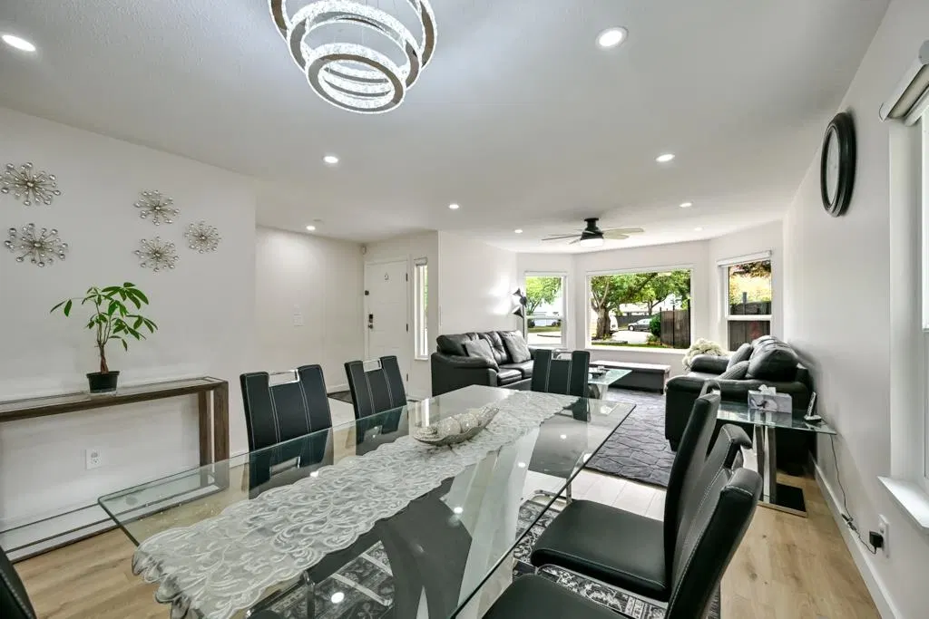 Photo 3 of 40 at 12925 65 Avenue