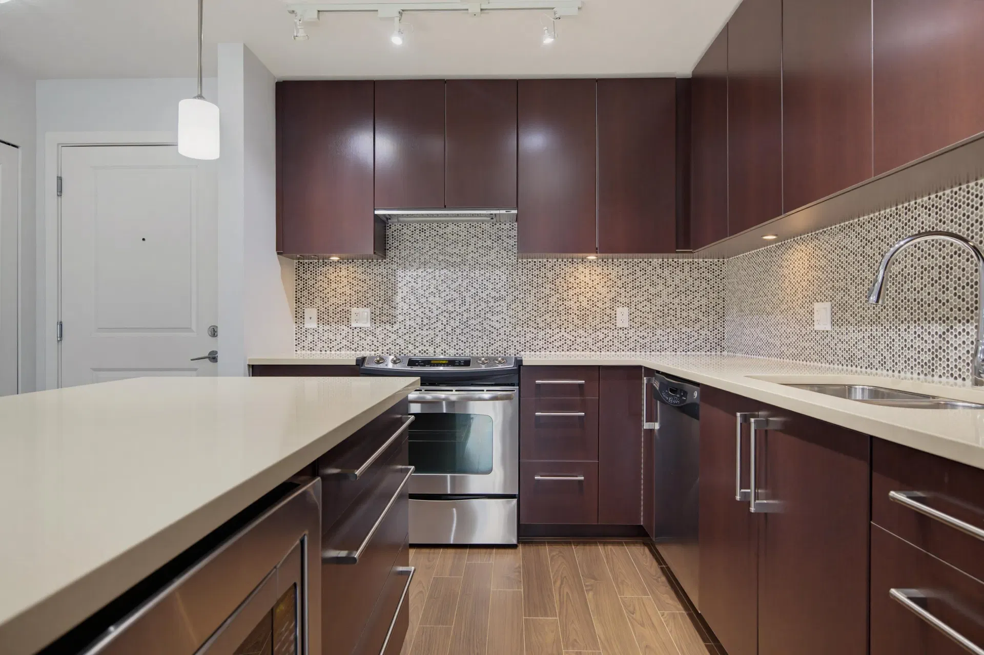 Photo 5 of 40 at #317 – 15745 Croydon Drive