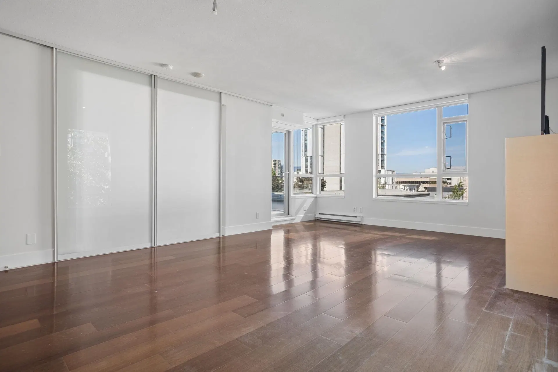 Photo 3 of 23 at #403 – 1530 W 8th Avenue