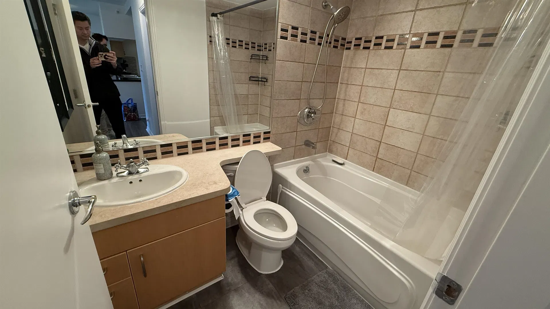 Photo 5 of 14 at #6XX – 189 Davie Street