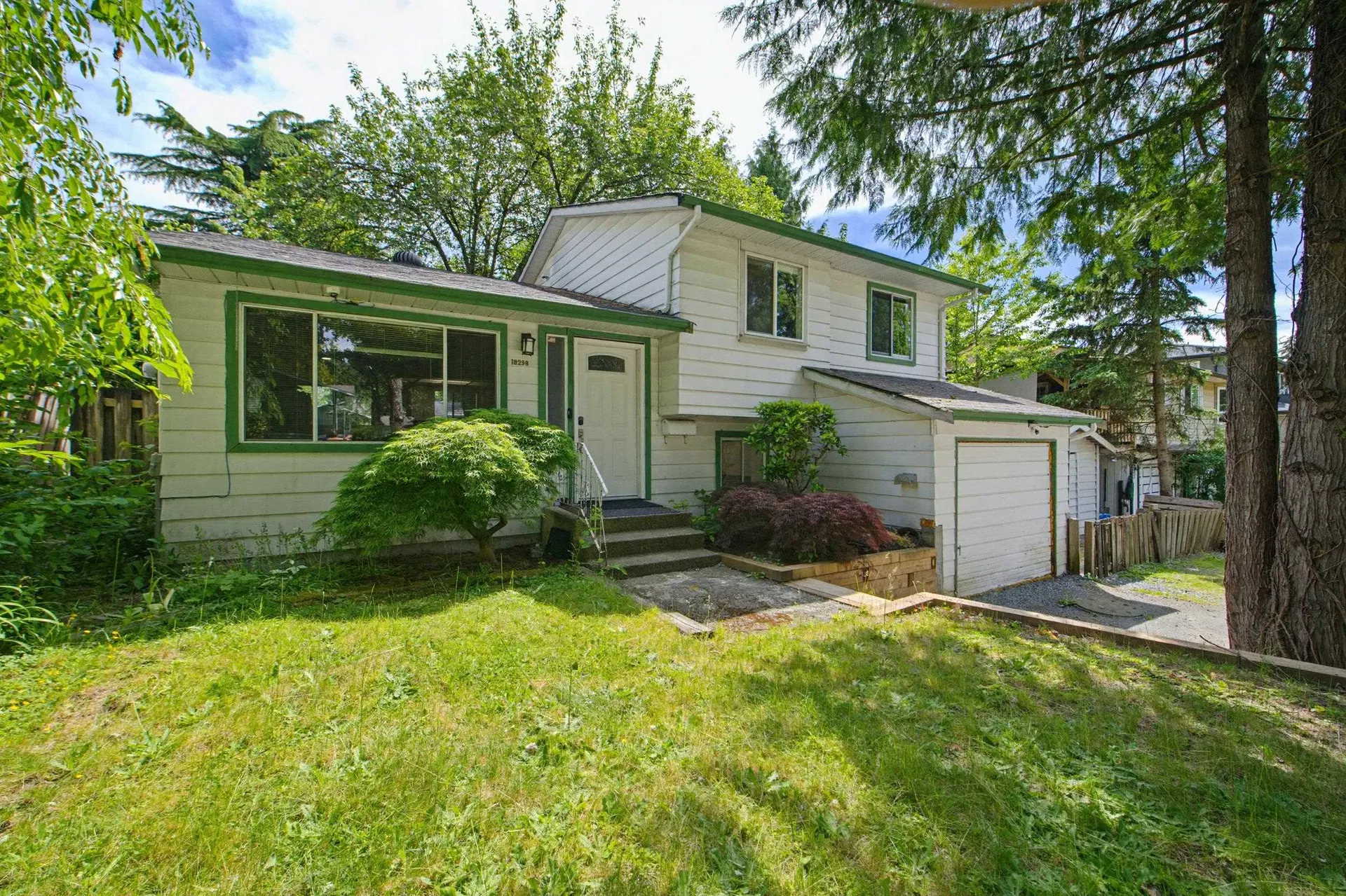 Photo 3 of 40 at 18298 63a Avenue