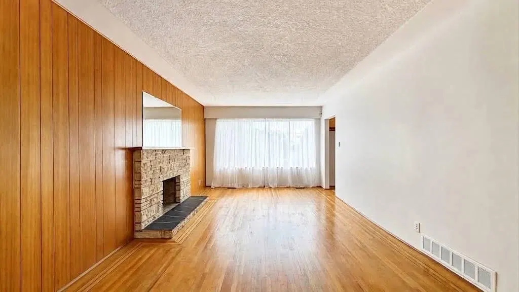 Photo 2 of 40 at 817 W 64th Avenue