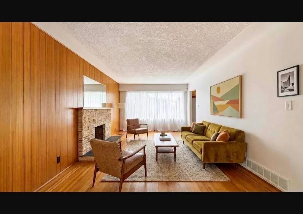 Photo 3 of 40 at 817 W 64th Avenue