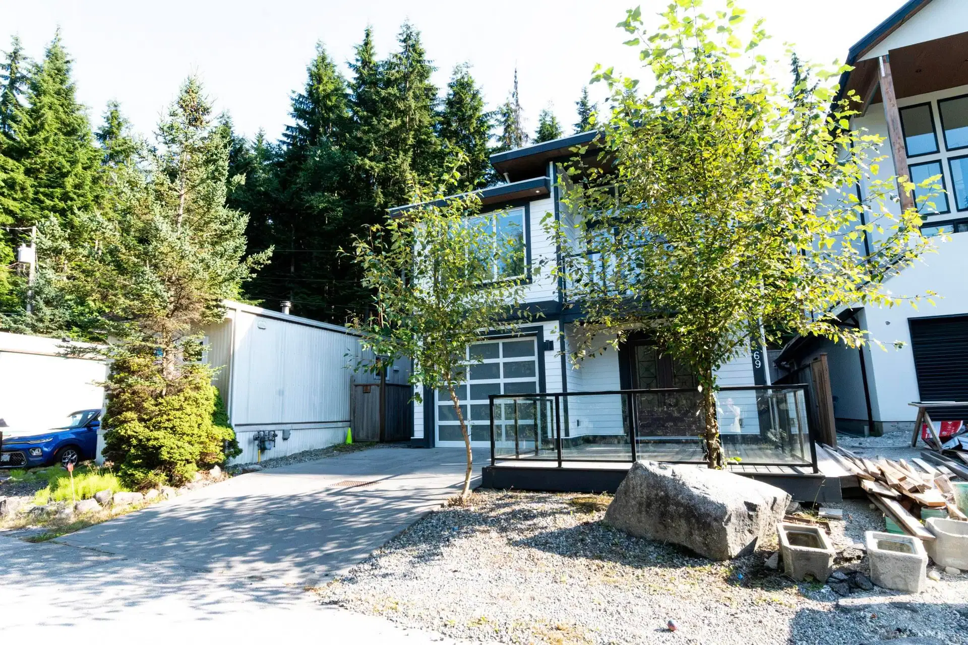 #69 – 3295 Sunnyside Road