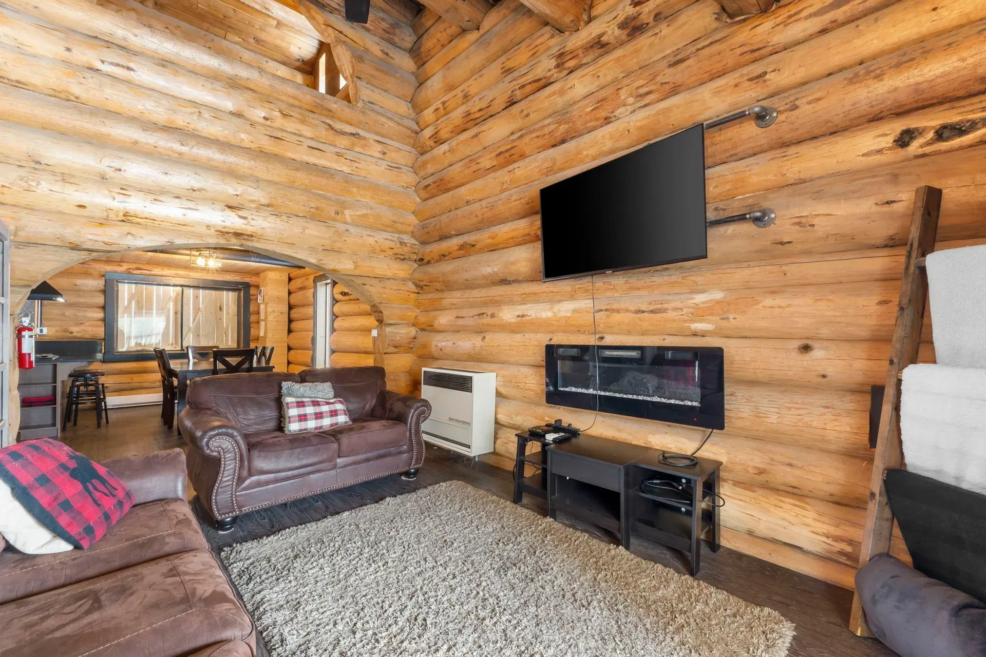 Photo 5 of 40 at #6 – 20649 Edelweiss Drive