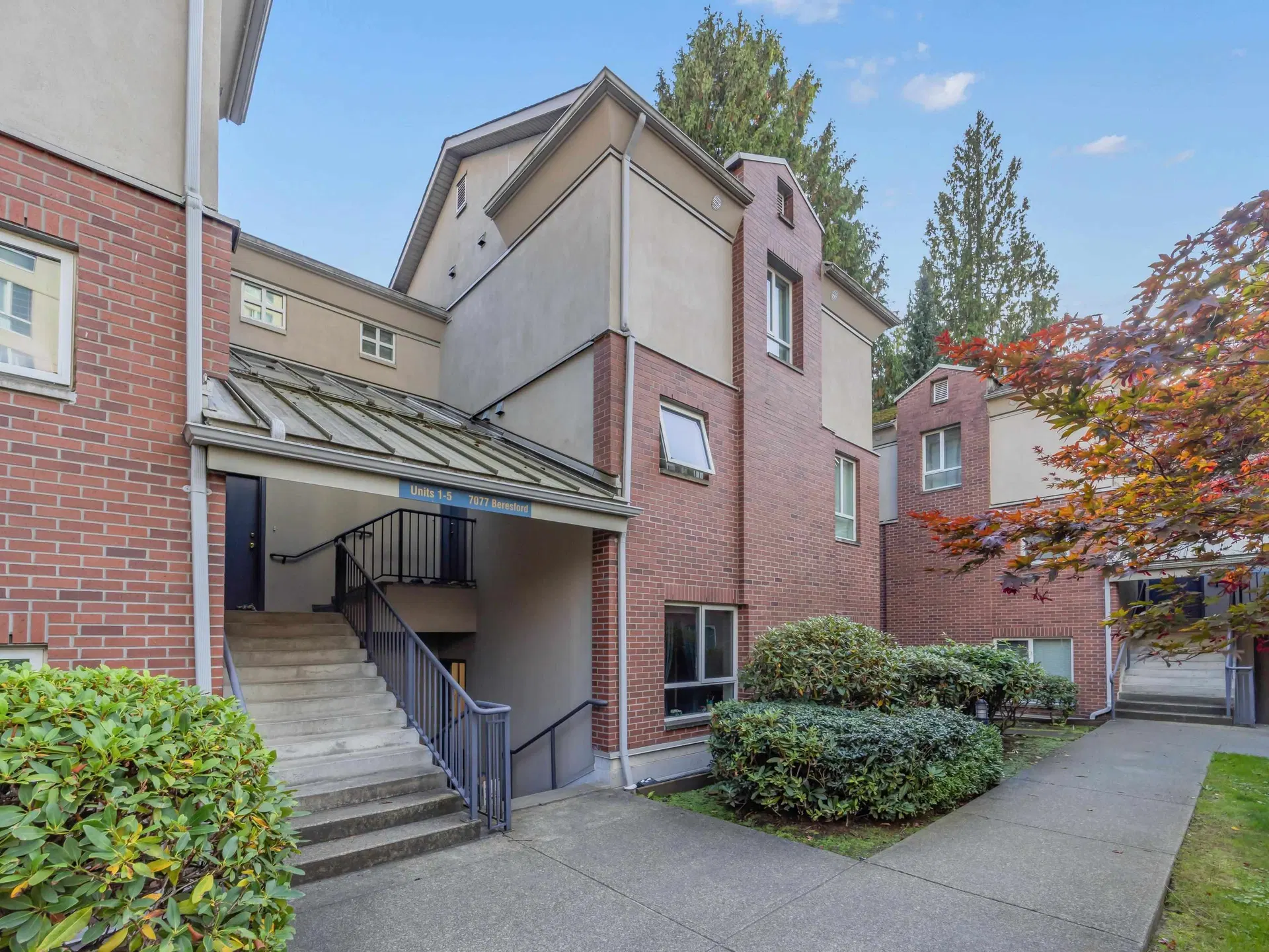 Photo 2 of 37 at #5 – 7077 Beresford Street