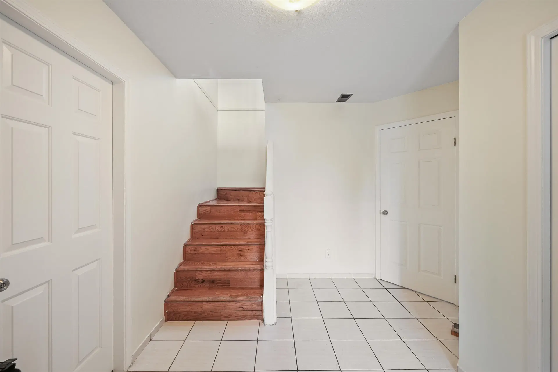 Photo 3 of 19 at 2749 Dehavilland Place