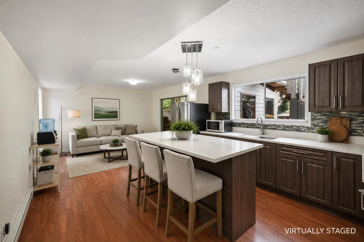 Photo 4 of 19 at 2749 Dehavilland Place