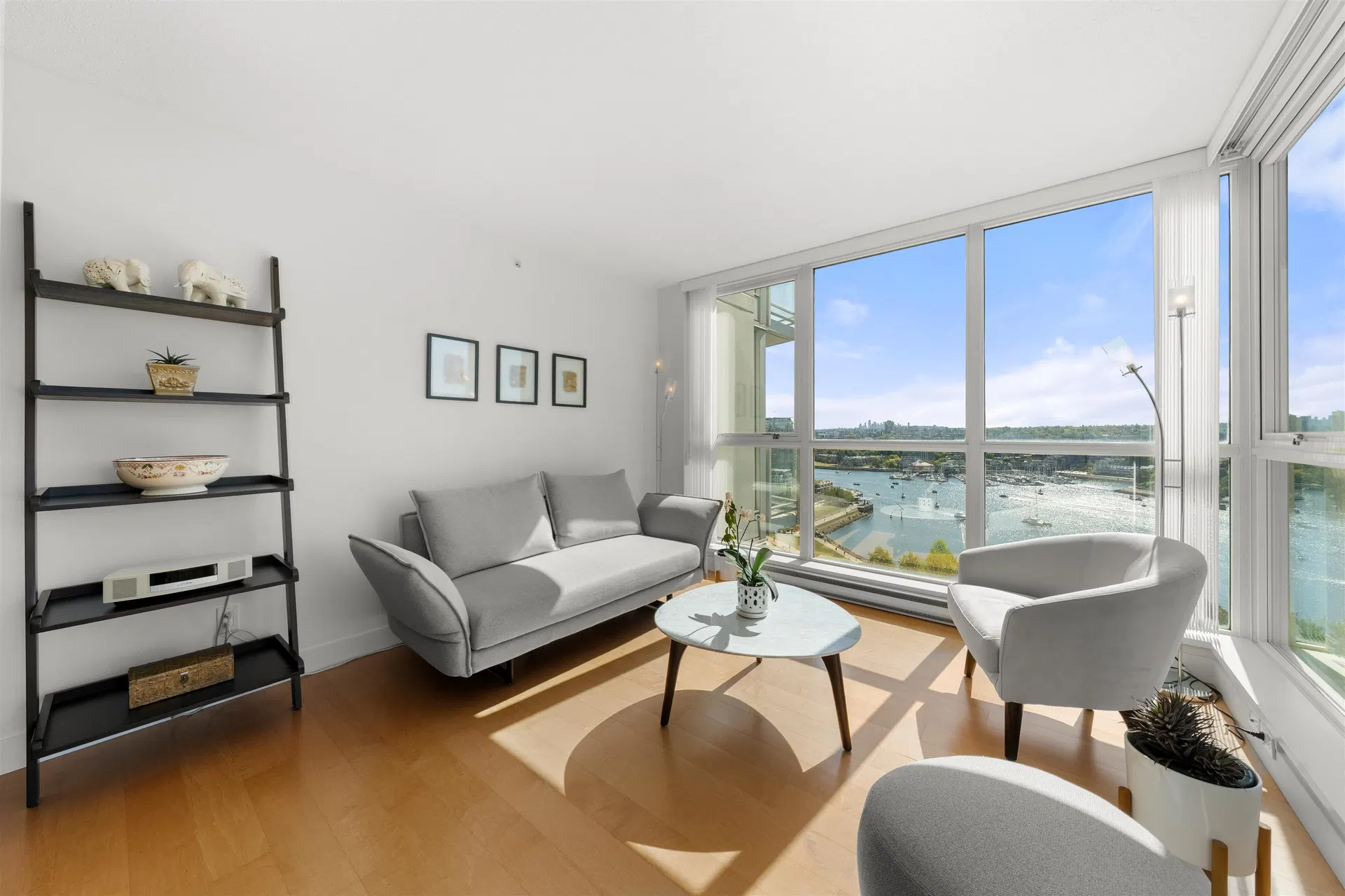 Photo 4 of 40 at #2002 – 1408 Strathmore Mews