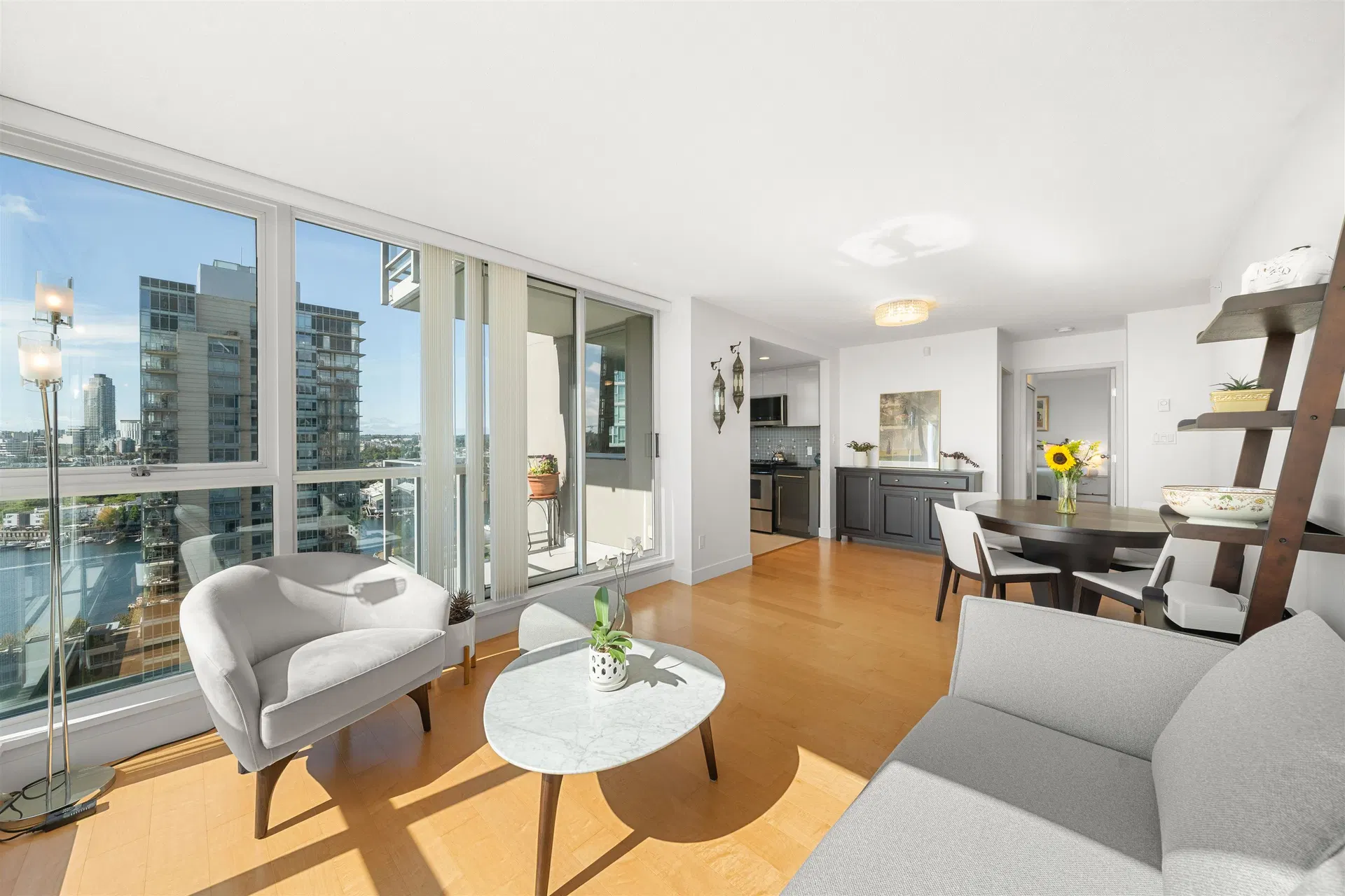 Photo 5 of 40 at #2002 – 1408 Strathmore Mews