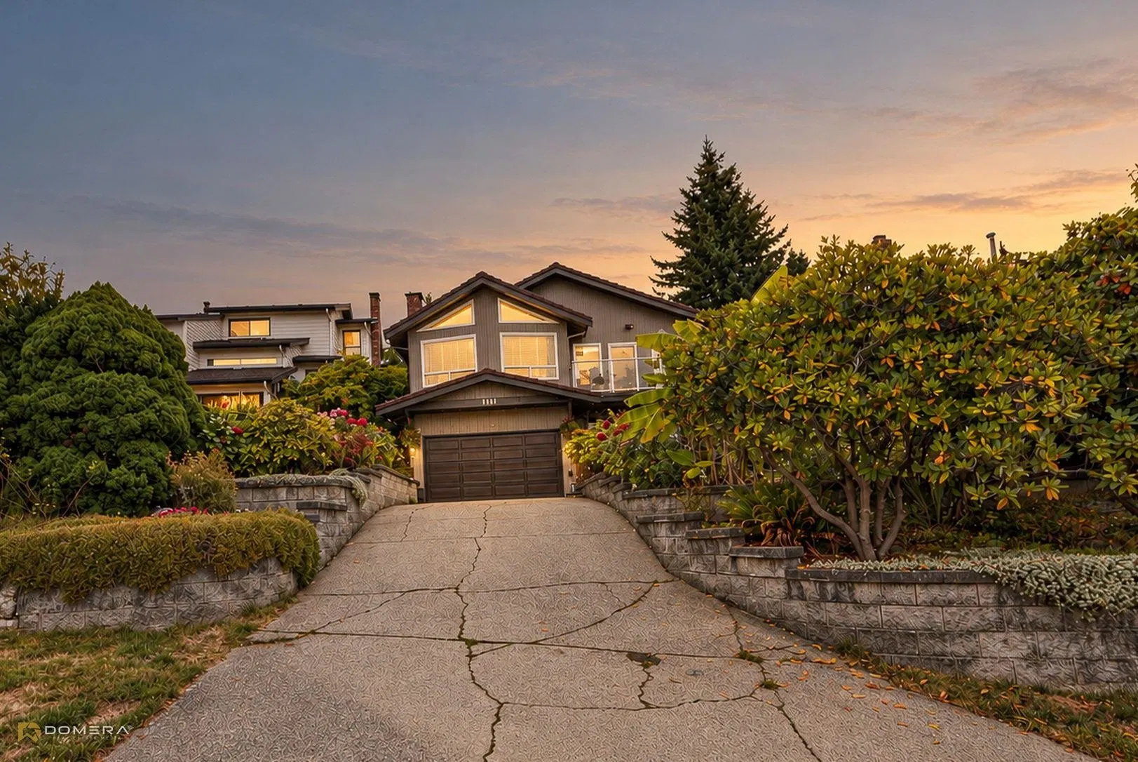 Photo 2 of 40 at 1415 Lansdowne Drive