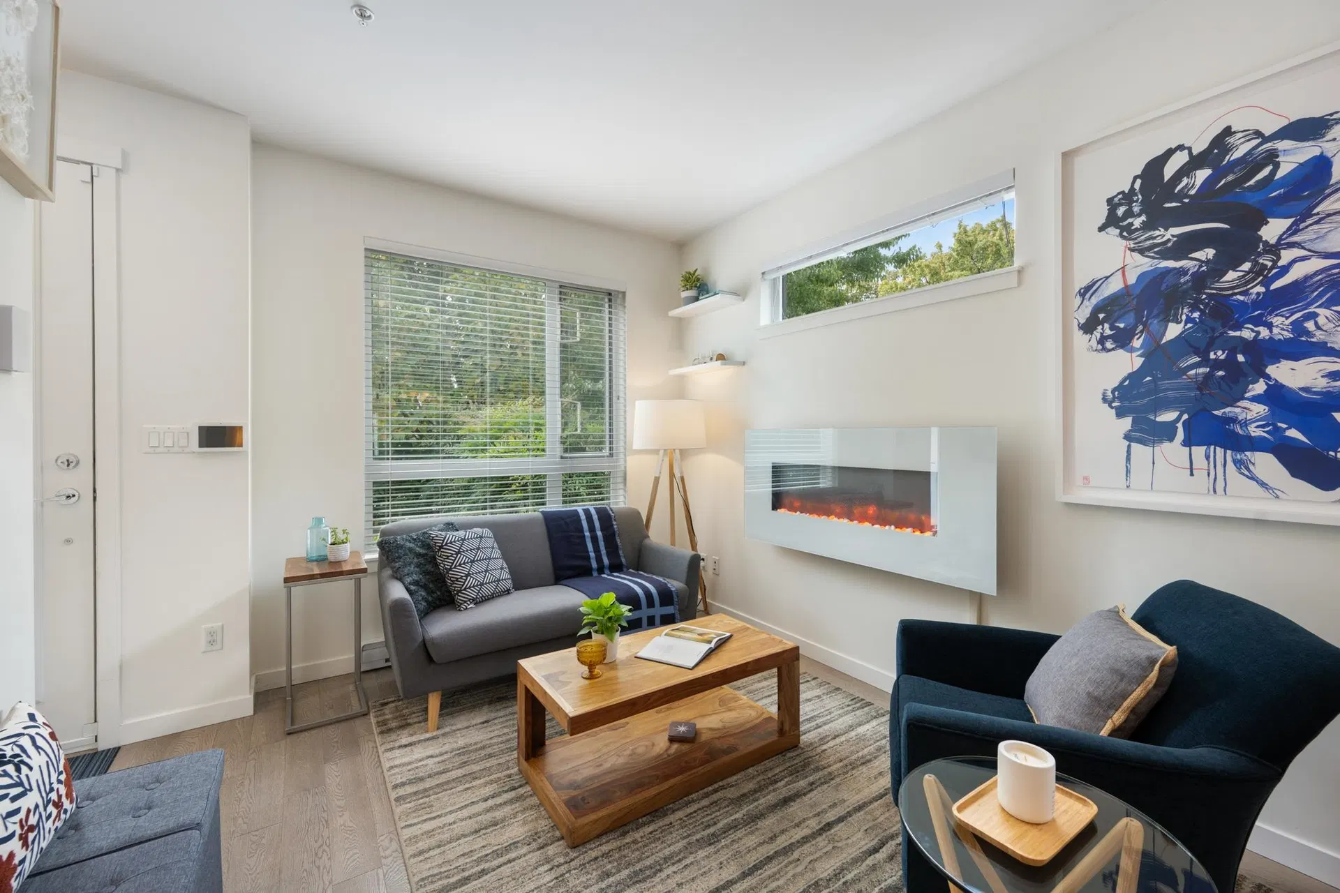 Photo 4 of 40 at 501 E 44th Avenue