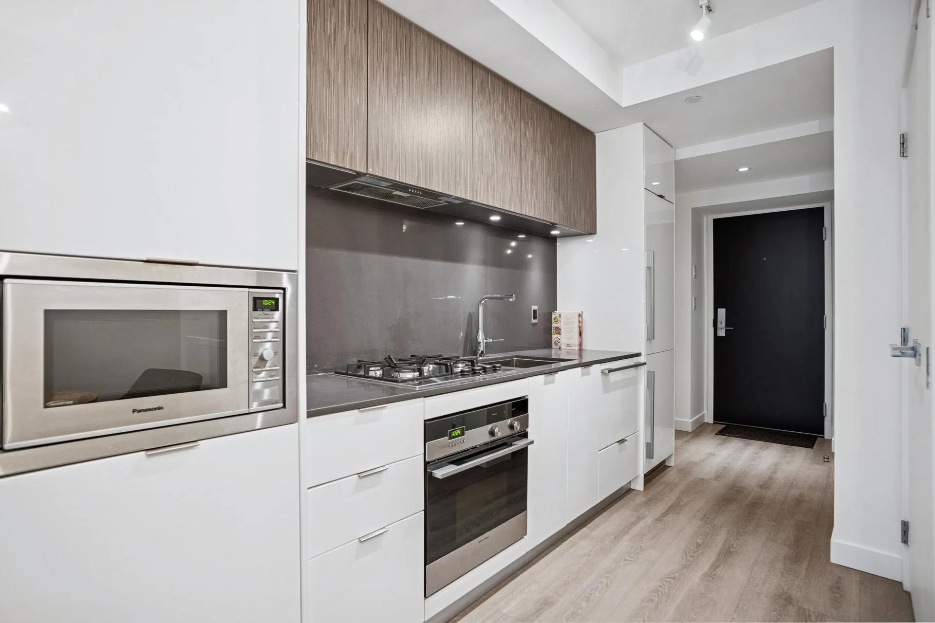 Photo 2 of 36 at #507 – 209 E 7th Avenue
