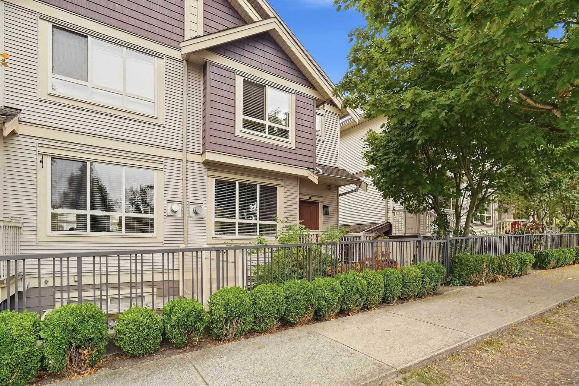 Photo 3 of 10 at #6 – 19560 68 Avenue