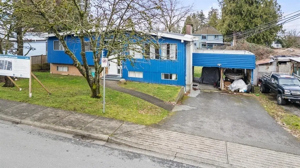Photo 2 of 6 at 9185 112 Street