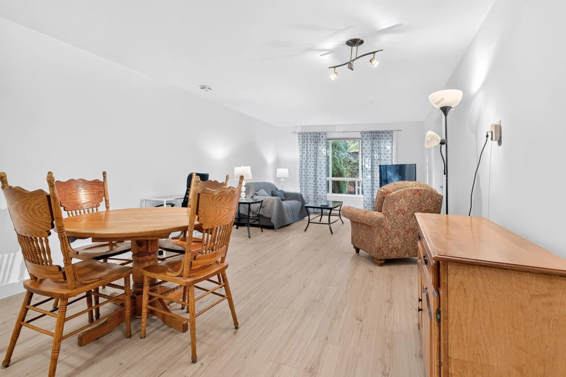 Photo 4 of 28 at #107 – 2228 Welcher Avenue