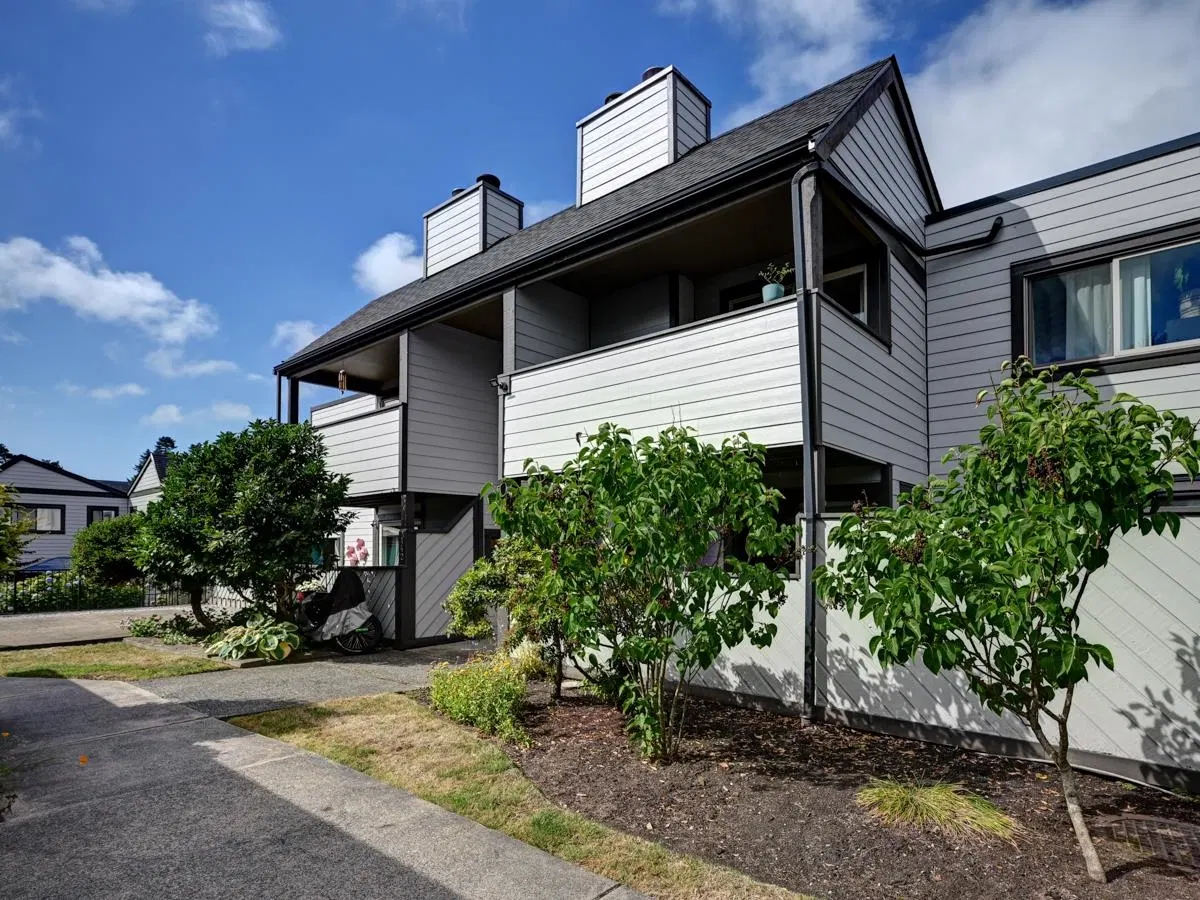 Photo 4 of 40 at #144 – 5421 10 Avenue